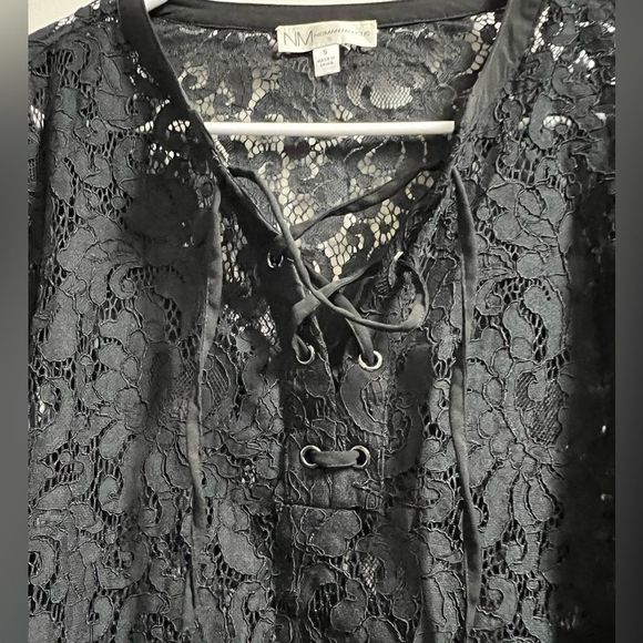 Neiman Marcus Black Lace w/ Ruffle Trim Sleeves and Front Tie Size Small - Picture 5 of 6